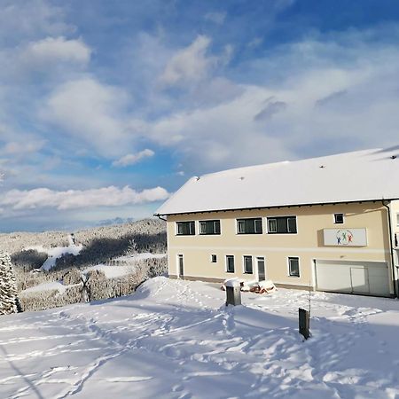 Gaestehaus Hebalm, Family & Friends Auf 900 M2 Wohnflaeche Erleben, Alleinnutzung Moeglich Pack Екстер'єр фото